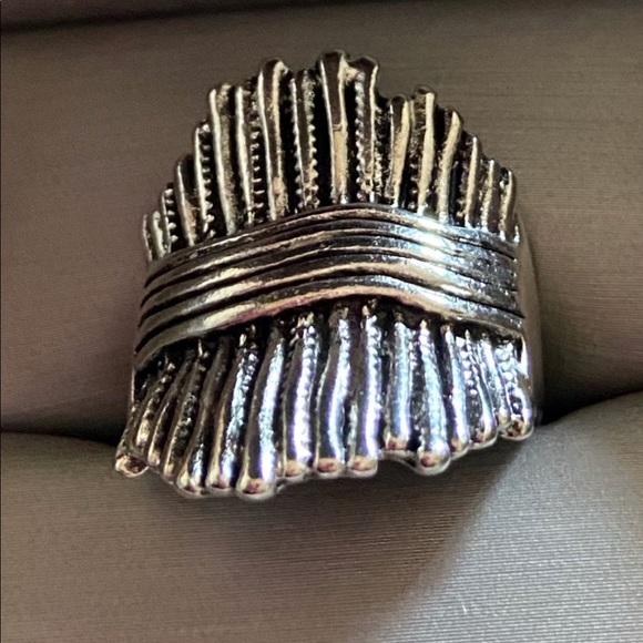 STERLING SILVER WONENS RING - Picture 2 of 3